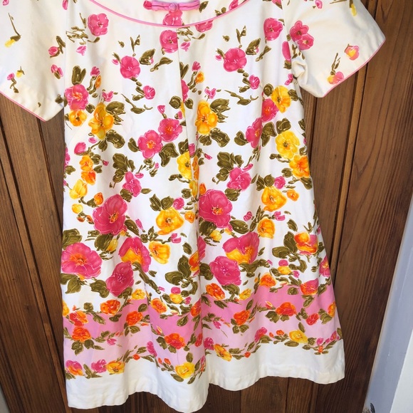 Vintage 1960s floral swing dress - Picture 3 of 6